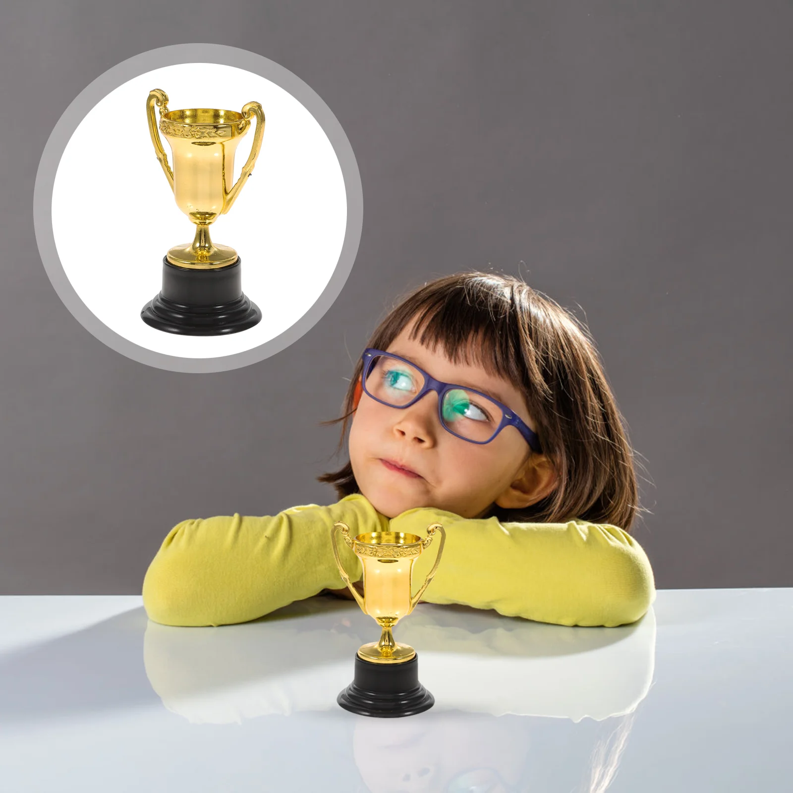 Mini Plástico Copas Ouro Troféus Para Festa de Crianças Precoce de Brinquedos de Aprendizagem de Prémios de Férias infantis Troféu de Recompensa Giveaway Imagem 3