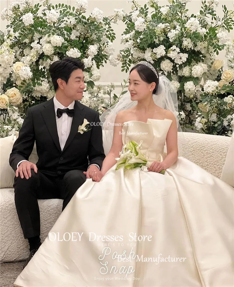 OLOEY Simples Coreia Boa Qualidade de Cetim Vestidos de Casamento Strapless Tribunal Trem Longos Vestidos de Noiva Com Véu de Tule Lace Up de Volta Imagem 1