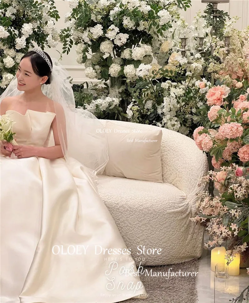OLOEY Simples Coreia Boa Qualidade de Cetim Vestidos de Casamento Strapless Tribunal Trem Longos Vestidos de Noiva Com Véu de Tule Lace Up de Volta Imagem 2